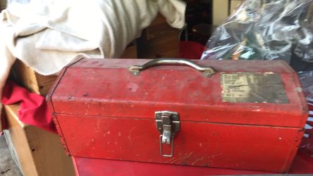 Vintage carry tool box