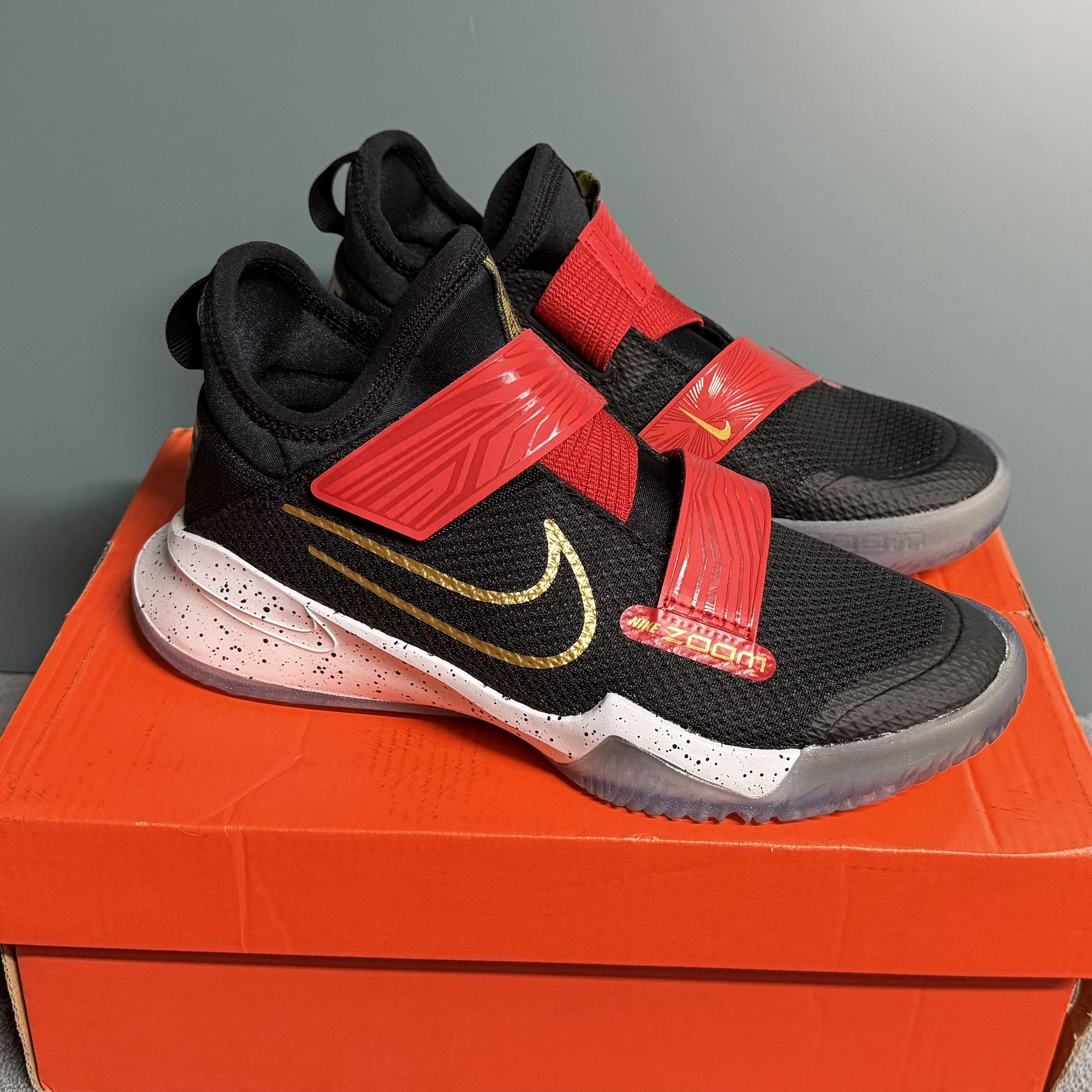 $45 Kids Nike Air Zoom Brand New Size 4.5Y & 5Y (Women’s 6 & 6.5)