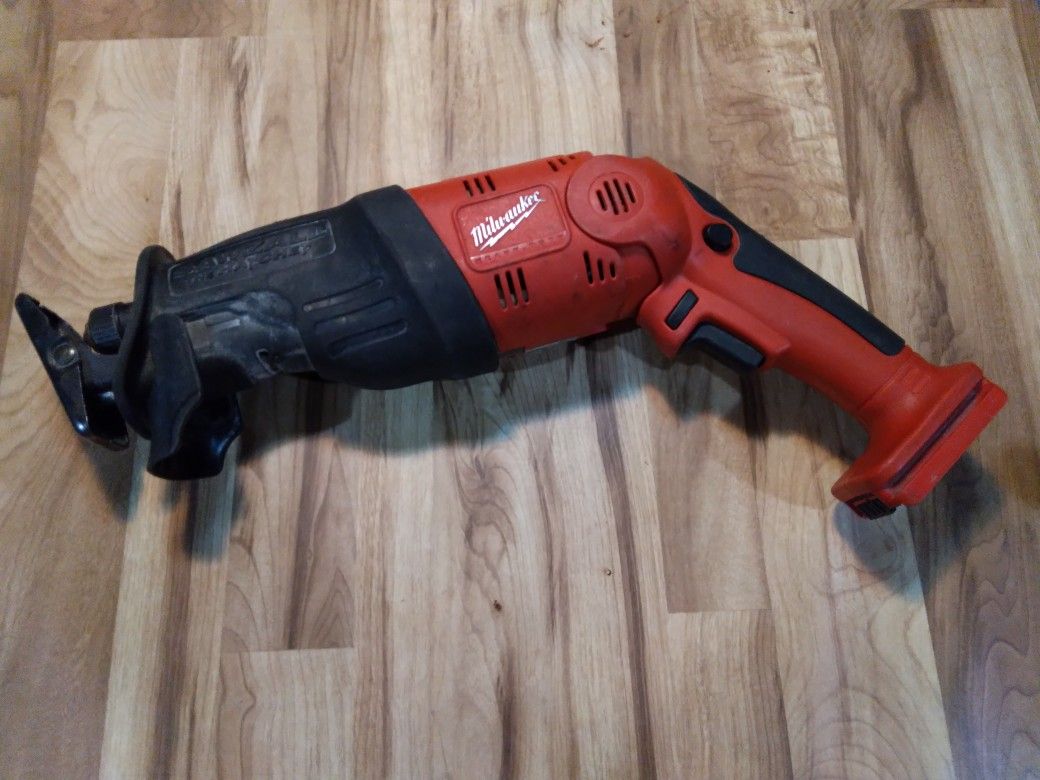 Milwaukee 18v Sawzall (The Hatchet) 