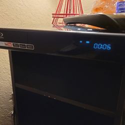 SAMSUNG BLU-RAY PLAYER WITH NETFLIX, YOUTUBE,PANDORA 