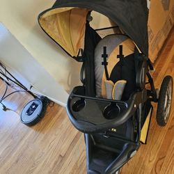 Baby Trend Stroller. 
