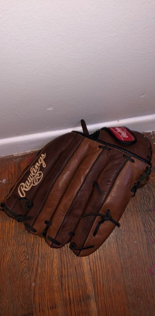 Rawlings Baseball/Softball Glove