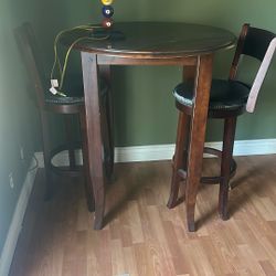 Bar Table And Chairs 