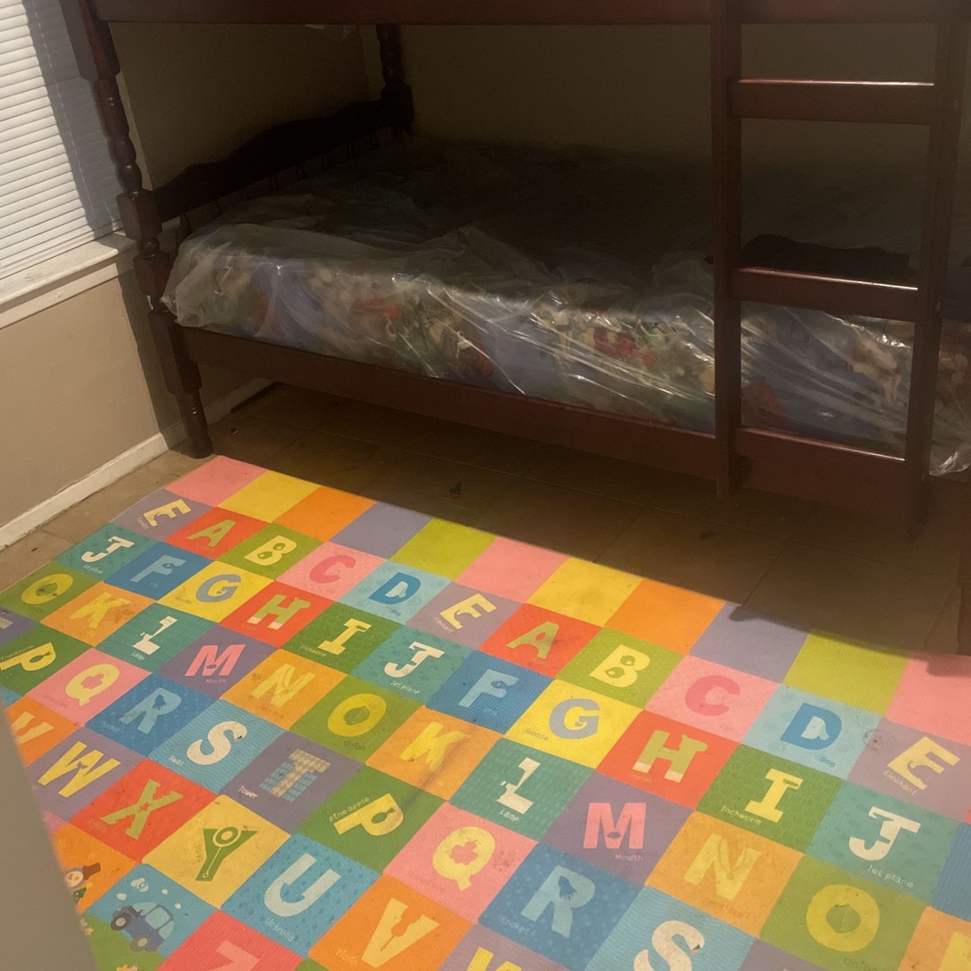 Bunk Beds With Mattresses And Floor Mat Home & Garden