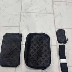 Louis Vuitton Trio Messenger 