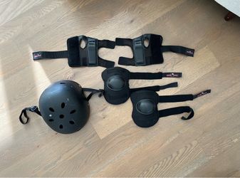 Youth biking helmet, wrist guards, knee pads