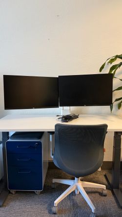 LG monitors and stands setups