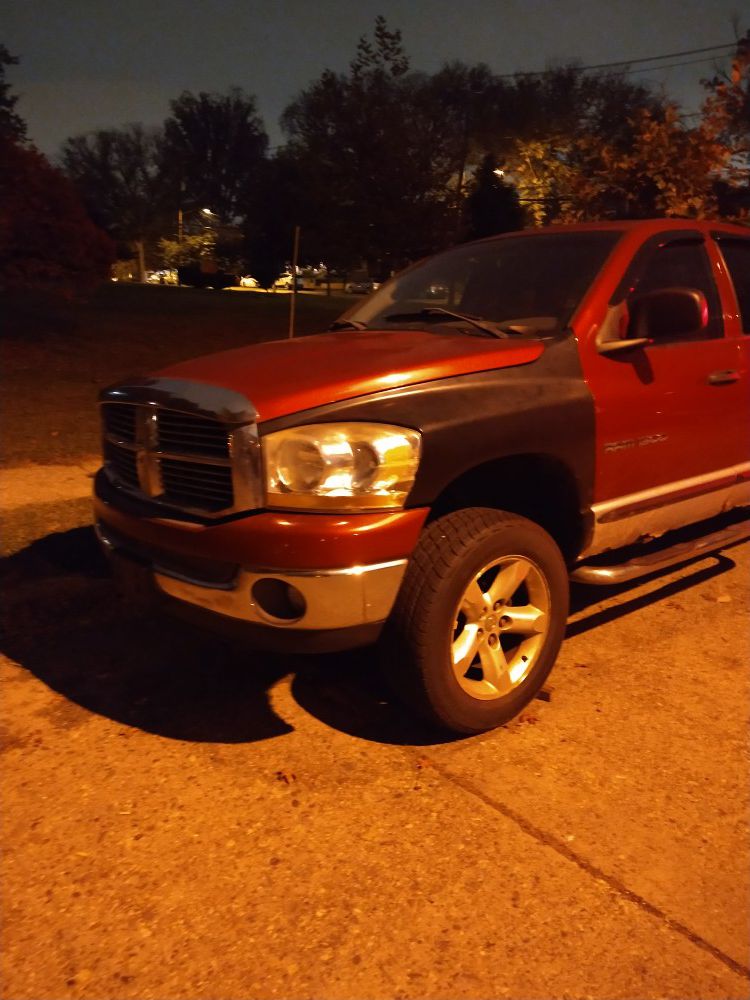 2006 Dodge ram (parts truck )