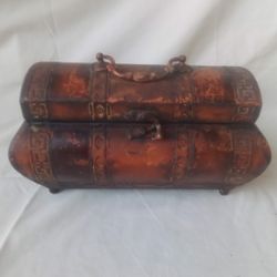Decorative Metal Shelf Trunk Chest W Clasp