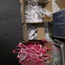 180 12" Kids plastic Hangers