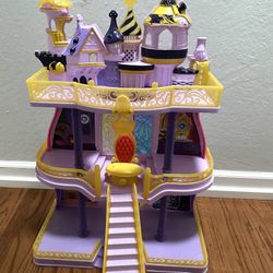 My Little Pony Castle with Ponies  and Plushies