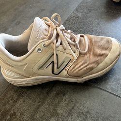 (USED) Boys New Balance Baseball Cleats
