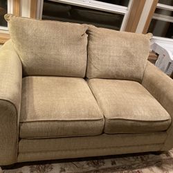 Bassett Rolled Arms Loveseat