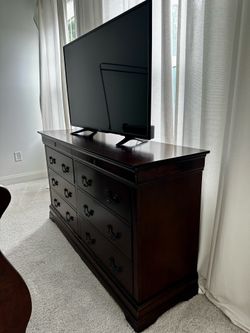 6-Drawer Dresser - Ashley Alisdair Collection