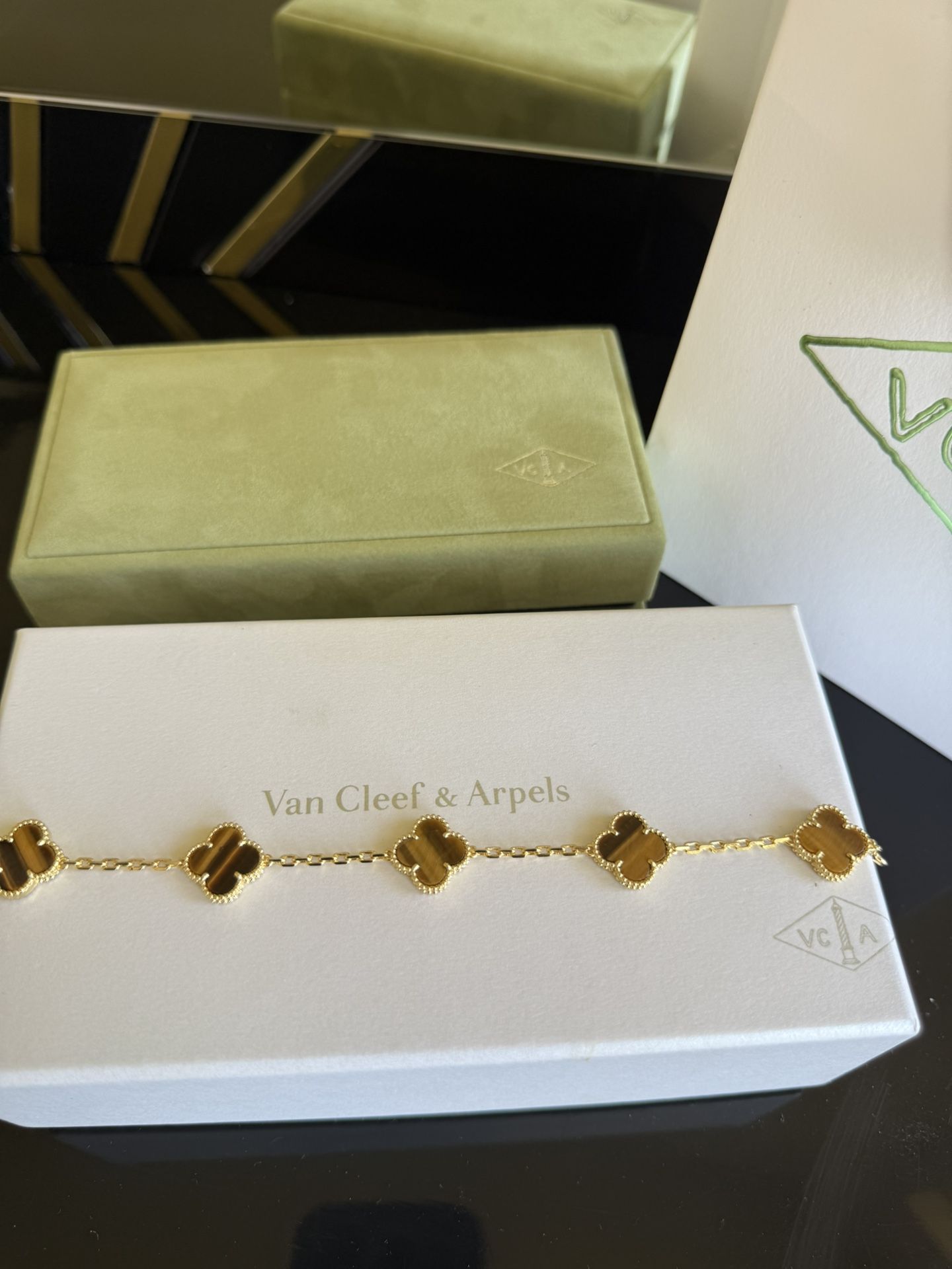 Van Cleef & Arpels Vintage 5 Alhambra Bracelet Tiger’s Eye – 18K Gold