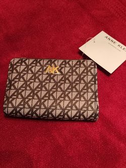 Brand New Women's Anne   Klein  Wallet 
