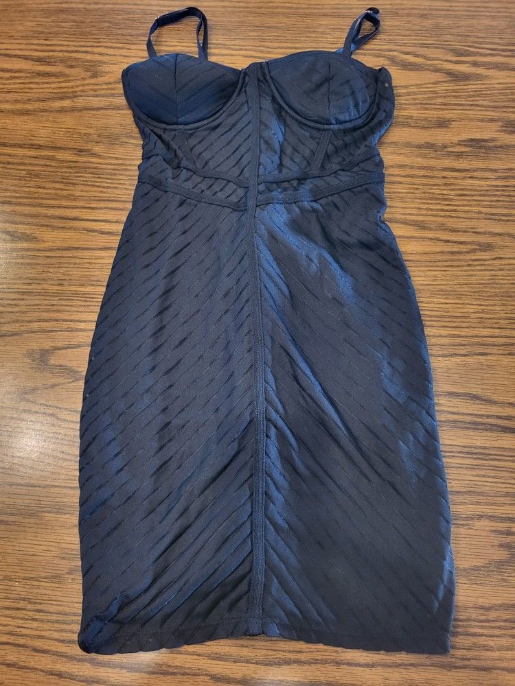 Jr sm Ris little black dress Lot 128