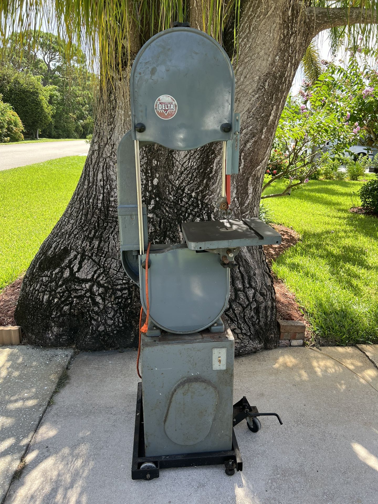Vintage Delta Band Saw 28-290