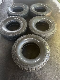 295/75/R16 Bf Goodrich A/T Set of 5