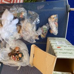 Child’s nativity set 12 pcs set and 1 xtra pc