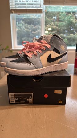 Air Jordan 1 Mid