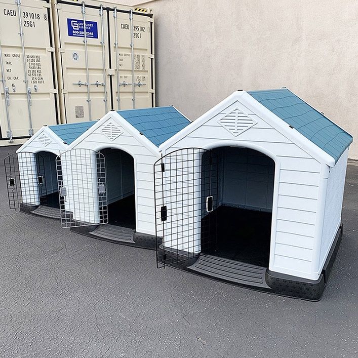 NEW) Plastic Dog House w/ Lock Door (Medium $68, Large $100, X