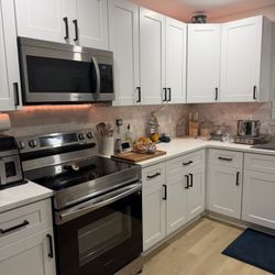 21 Black Cabinet/Drawer Pulls - 5-Inch Hole Center