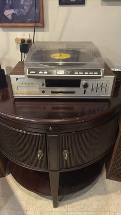 Vintage Turntable & Eight Track Stereo With Vintage Speakers