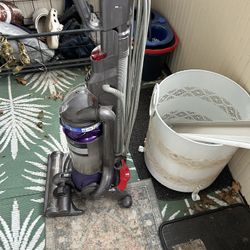 Dyson Vacuum 