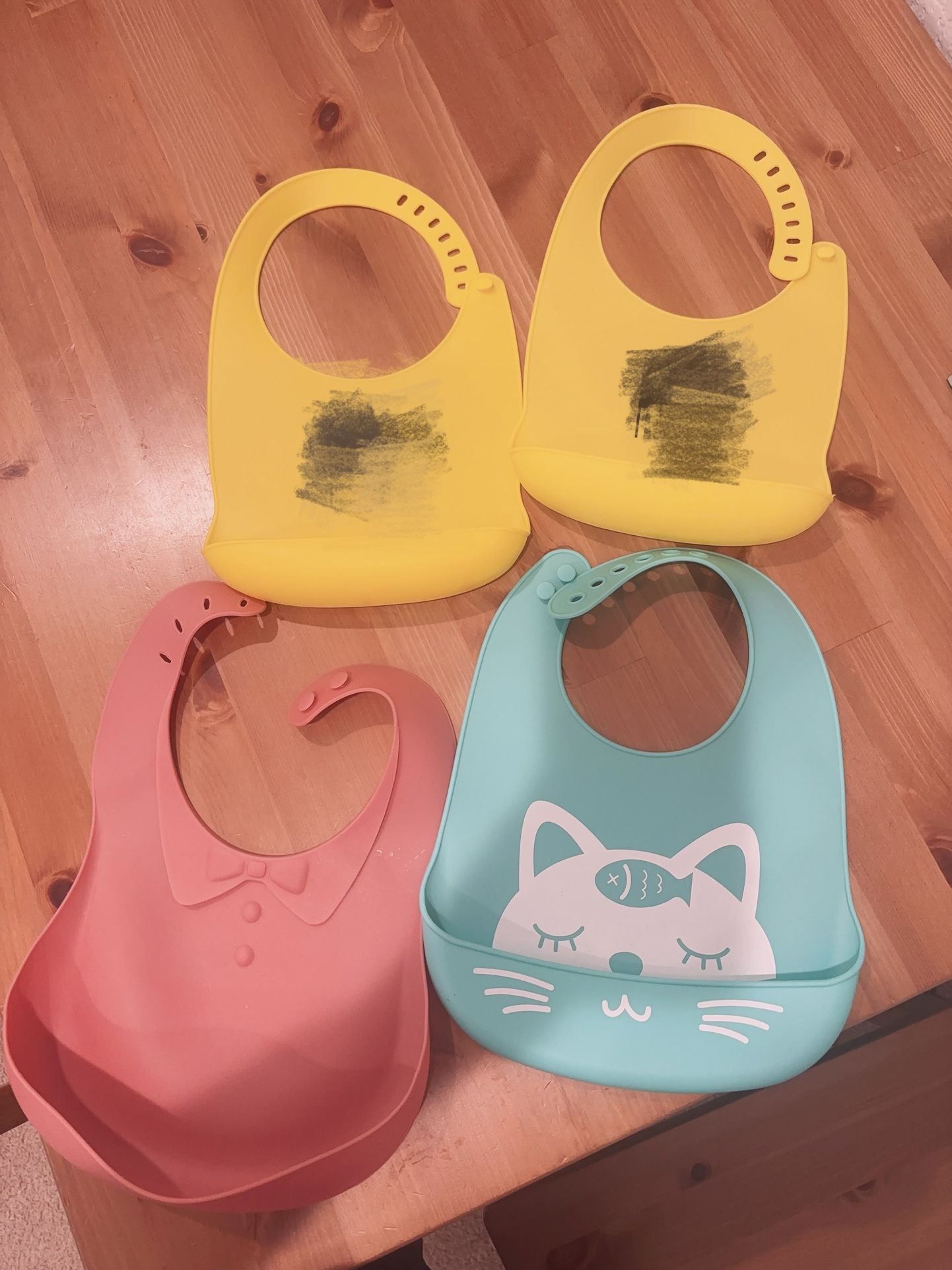 4 Baby Silicone Bibs Baby Protection Adjustable Bibs Feeding Burps