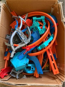 Hot Wheels Tracks and Cars