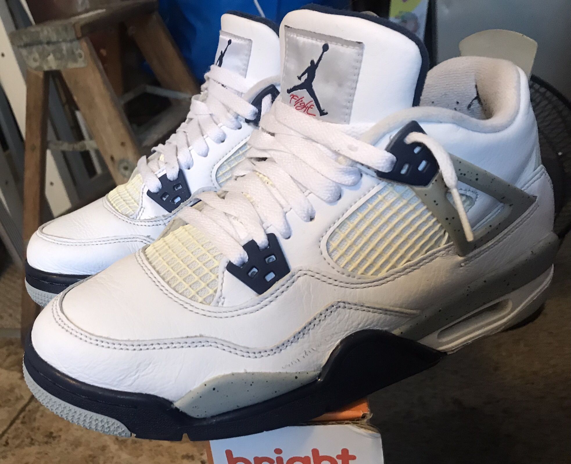 Air Jordan Retro 4 Midnight Navy 