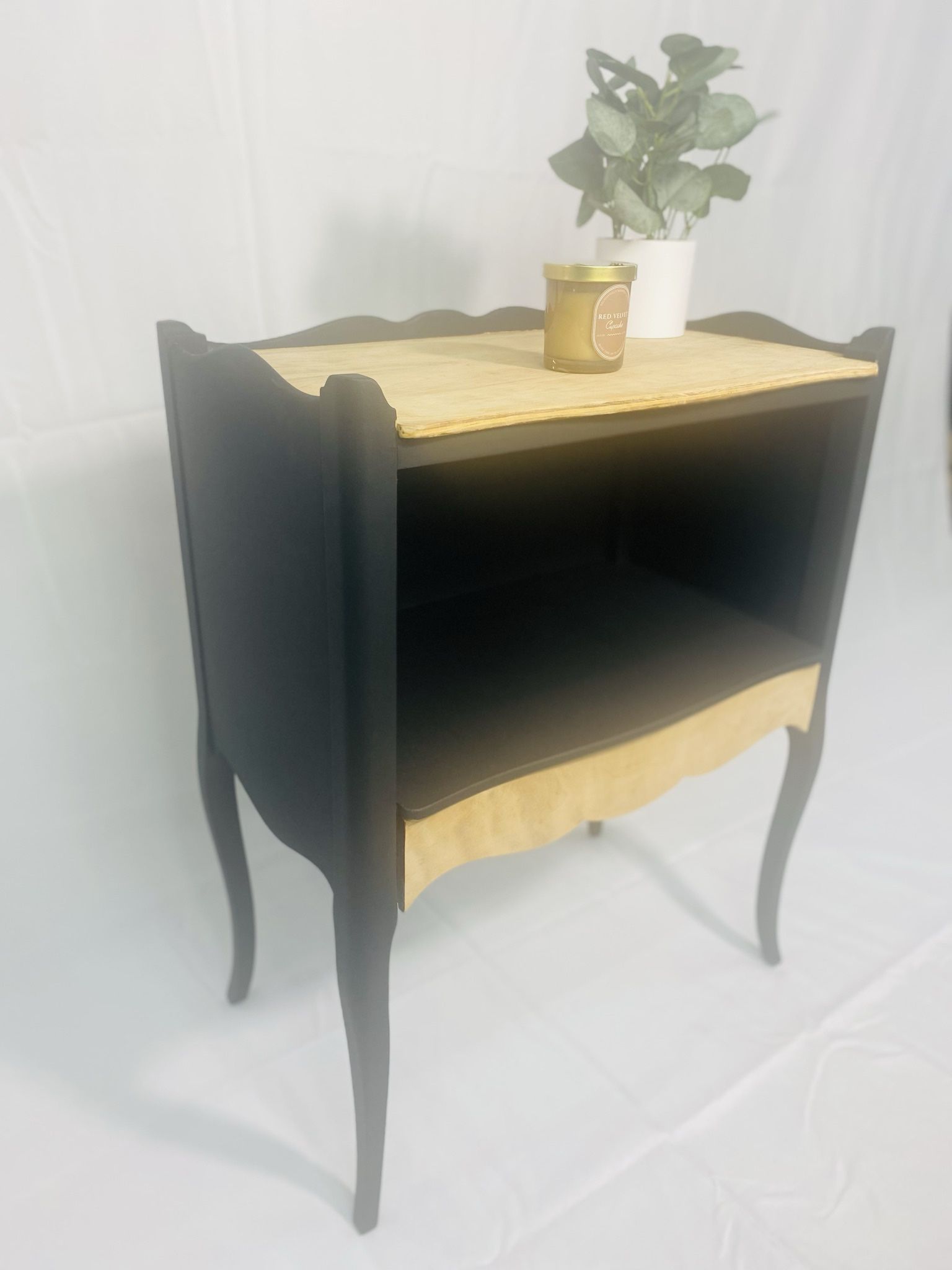 Vintage Nightstand/side Table