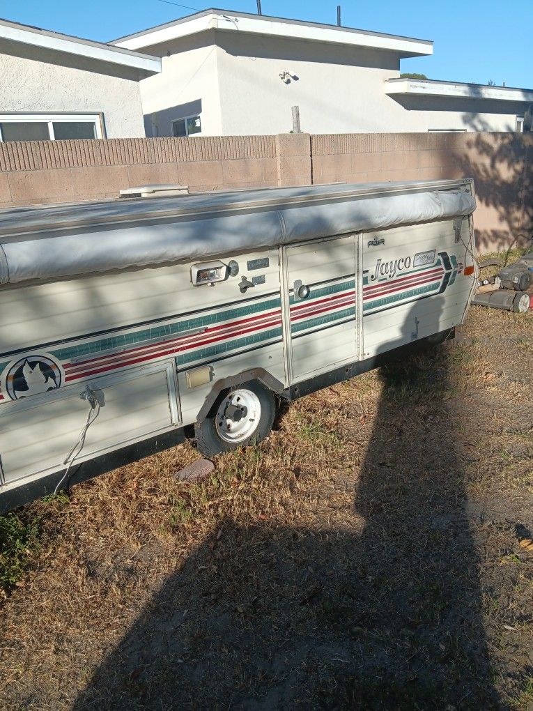 JAYCO POP UP TENT TRAILER