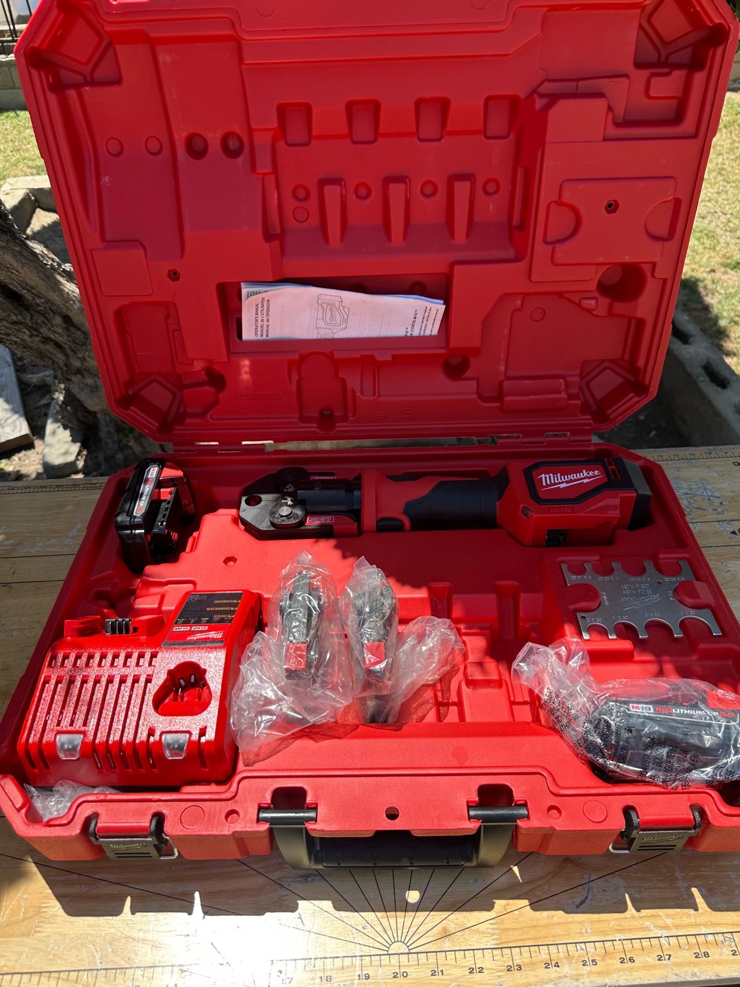 Milwaukee m18 short throw press tool