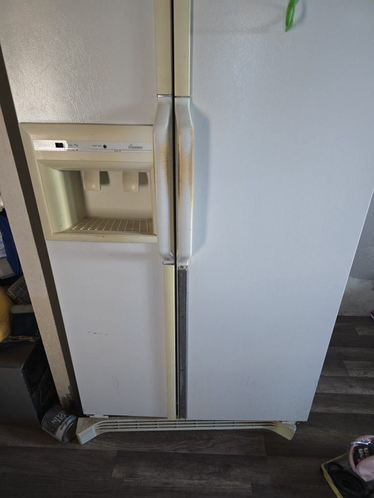 Refrigerator