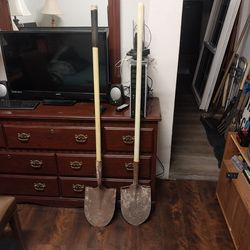 2   Heavy Duty   Shovels