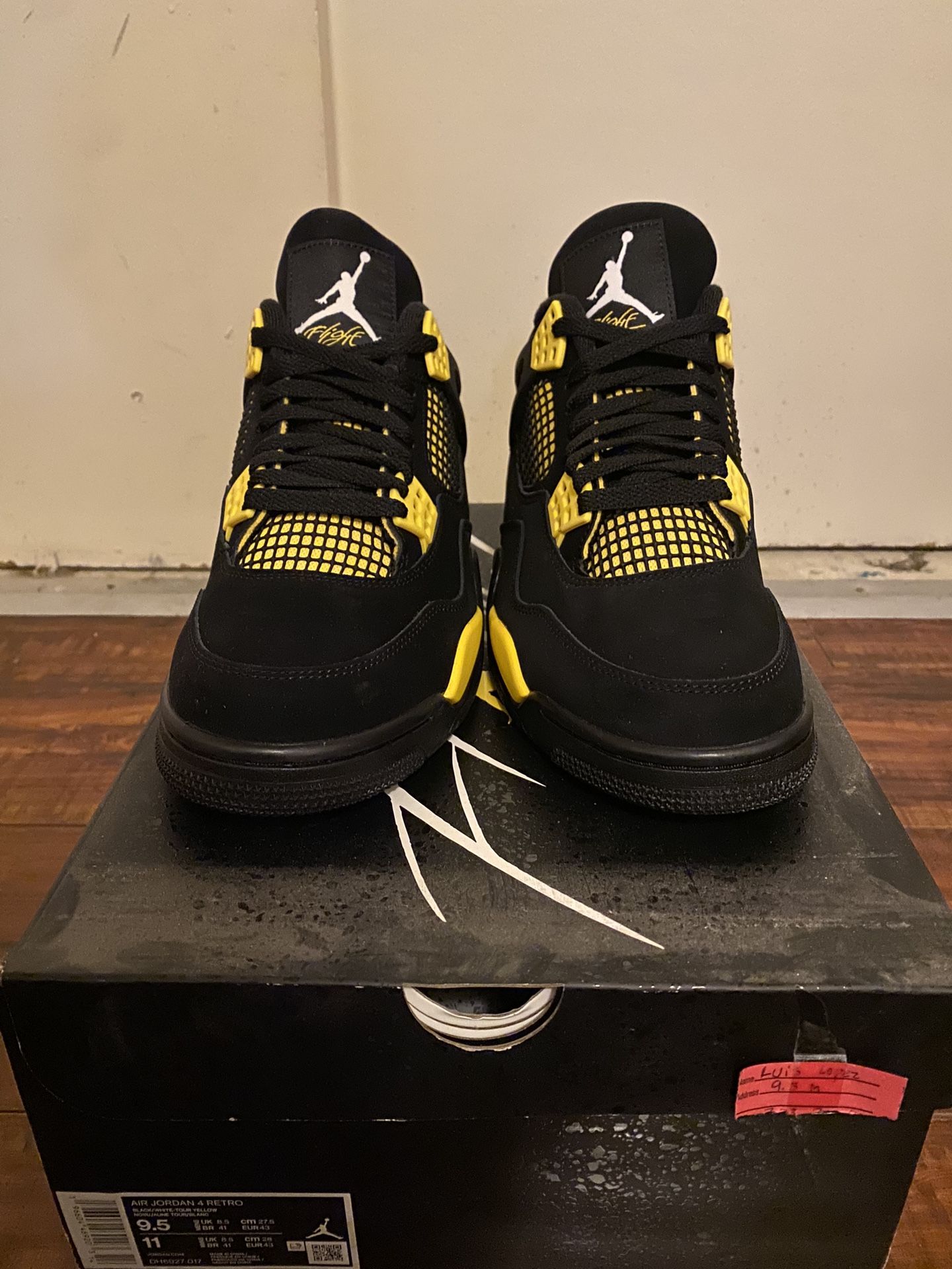 Jordan 4 Thunder