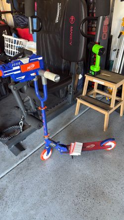 Nerf Scooter with Nerf gun plus 20 ammos