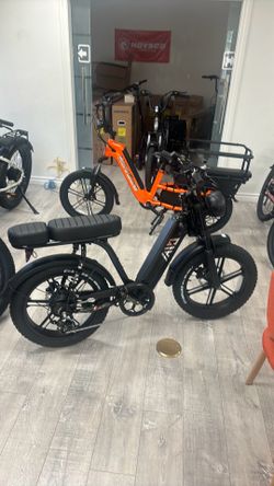Unisex moped style Ebike - 28mph top speed