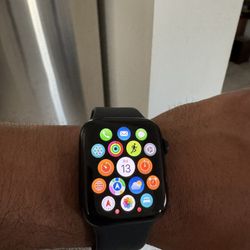 Apple Watch SE (GPS) (2nd Generation)