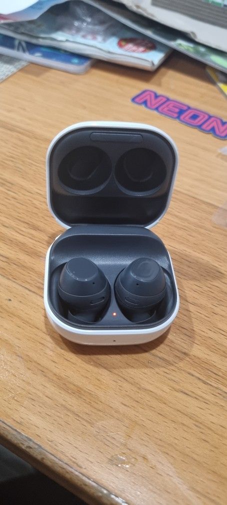 (USED) Samsung Earbuds FE