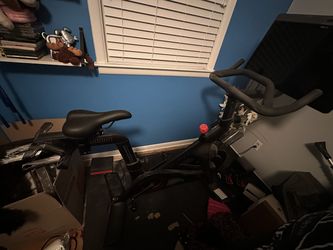 2024 Peloton Bike Plus Excellent Condition with Mat and Weights - Troy, MI