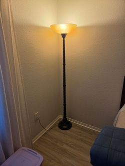 METAL FLOOR LAMP 69"