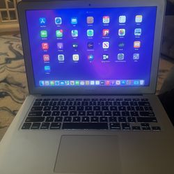MacBook Air I8 Core 