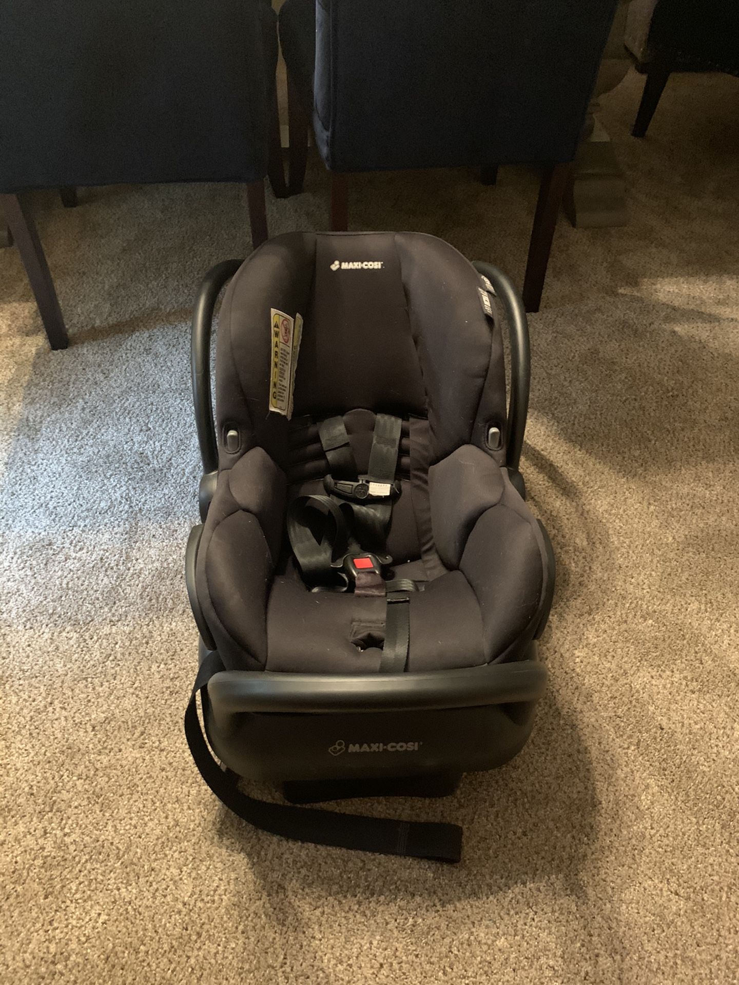 Micro Max Infant Car Seat w/2 bases