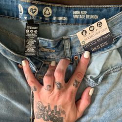 Brand new rewash jeans 13/31 kick bell crop