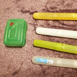 Dingy Soap Holder, Bar Soap Dish Container Travel Soap Case 

product details
Keep your soap clean and organized on your travel with our Travel Soap H