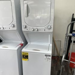 Only $899 GE 3.8 Cu Ft Washer / 5.9 Cu Ft Gas Dryer Combo in White