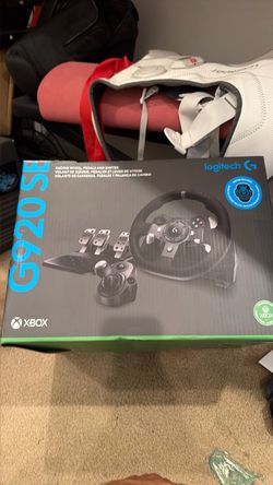 Logitech G920 SE Racing Wheel, Pedals and Shifter
